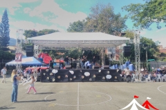 Alquiler tarima 12x6mts, techo 12x6mts, sonido.
